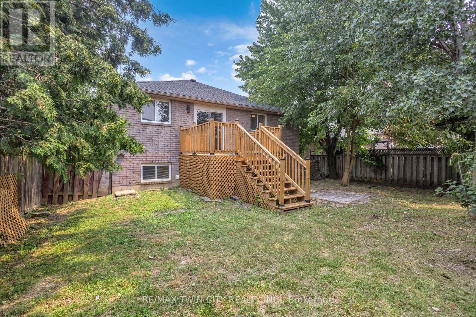 4 DOWDEN AVENUE - 40