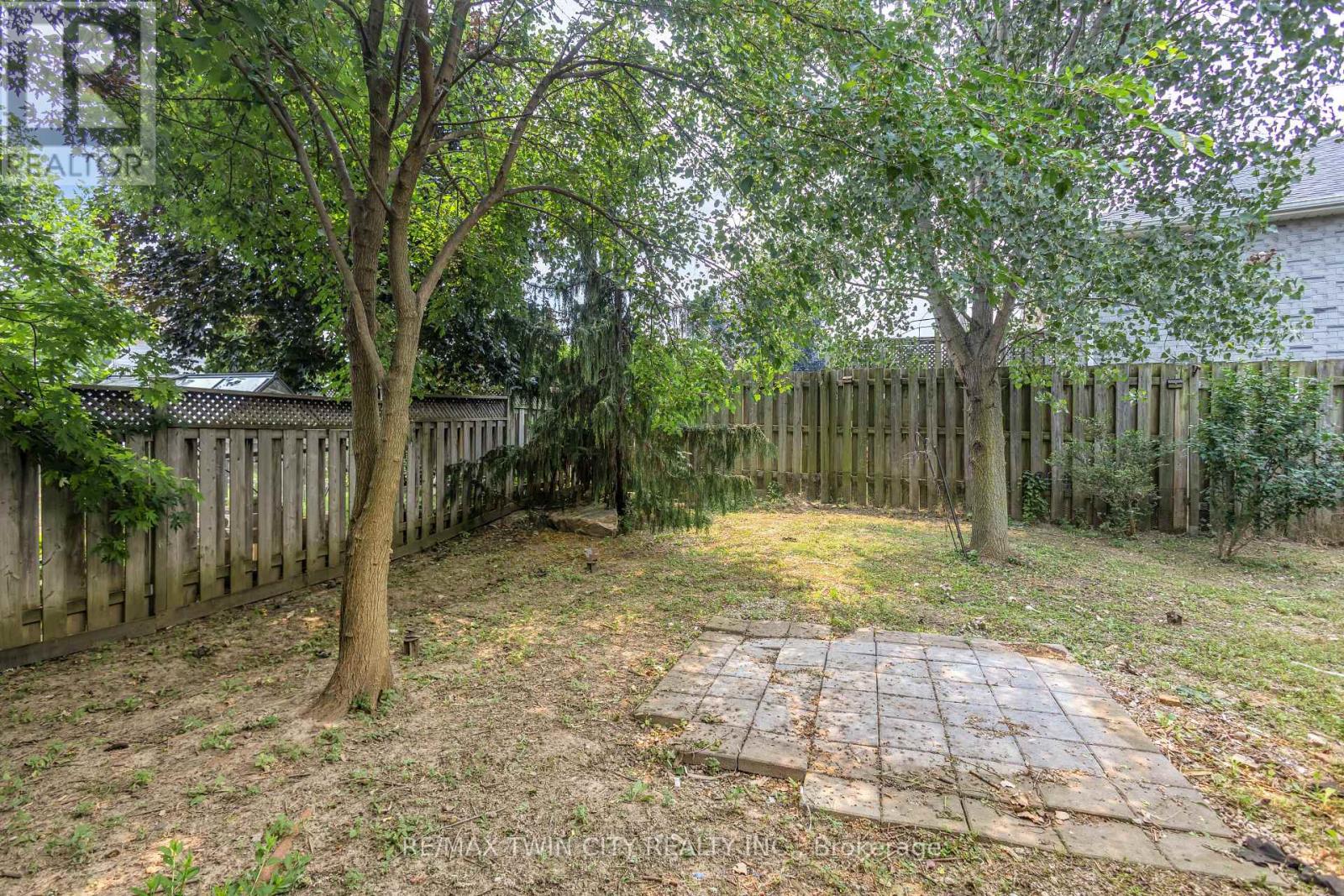 4 DOWDEN AVENUE - 42