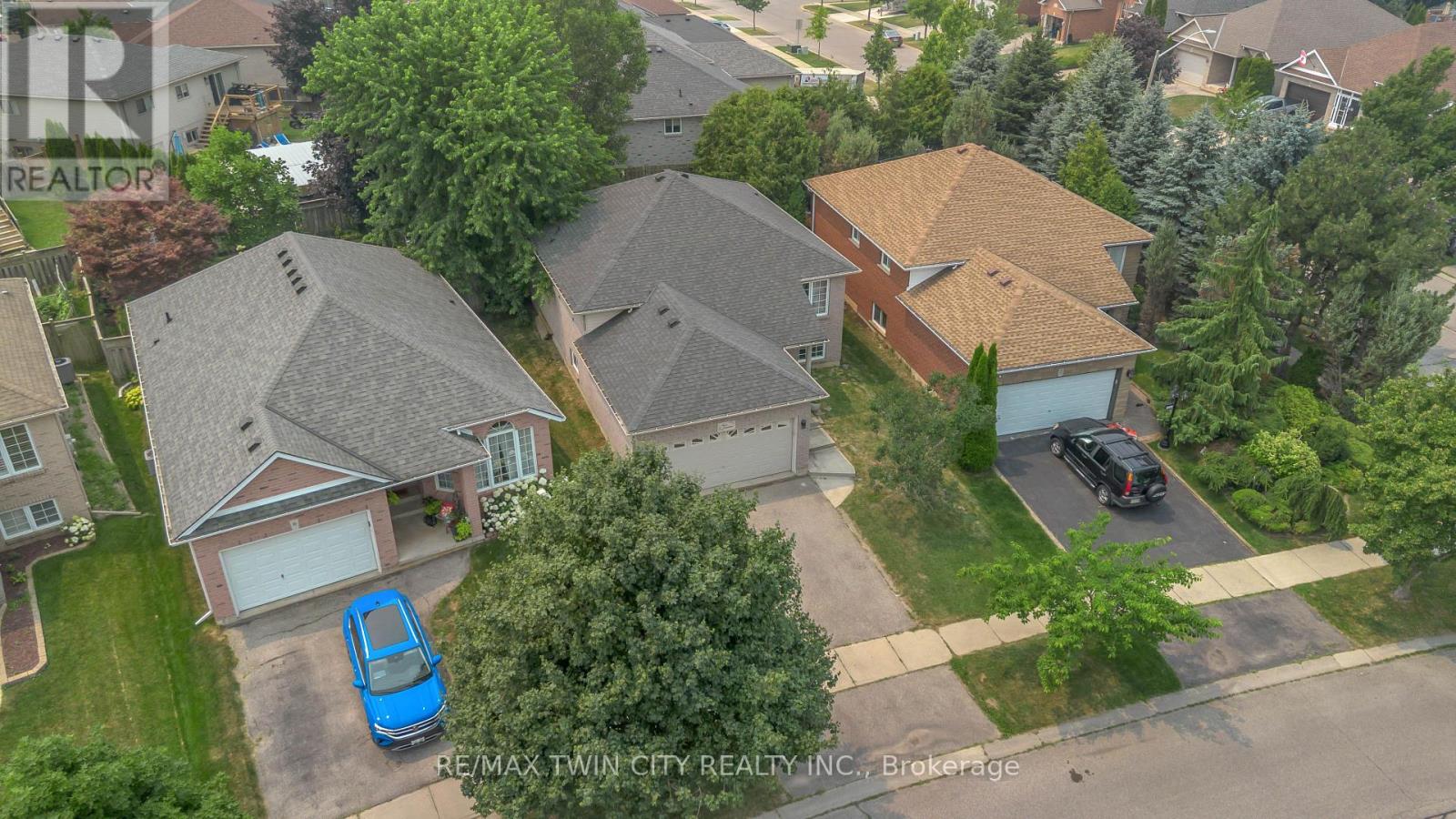 4 DOWDEN AVENUE - 46