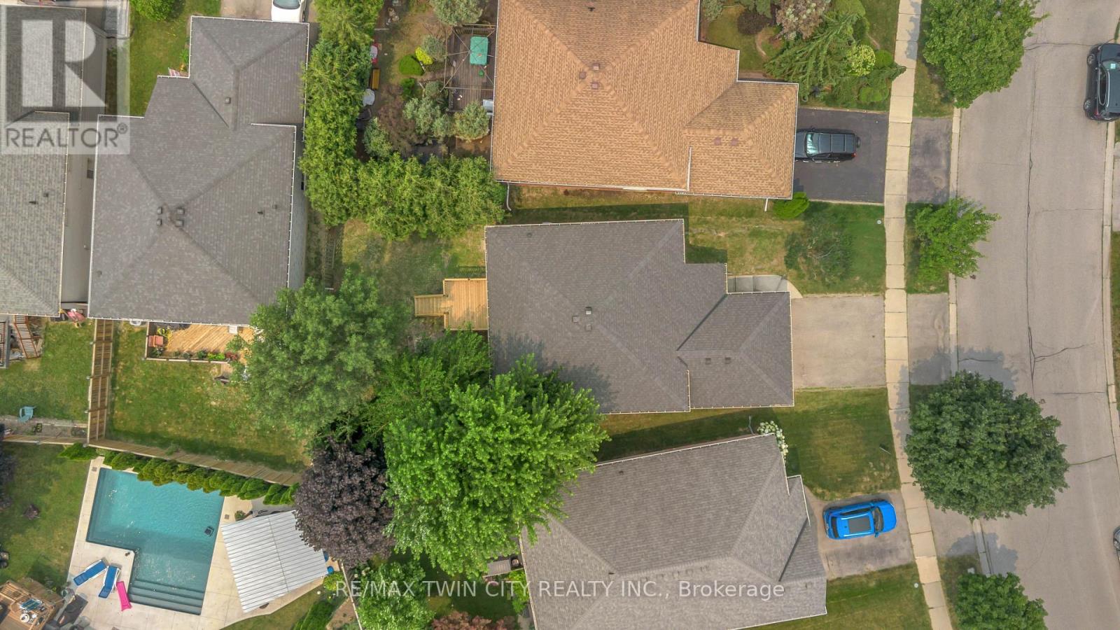 4 DOWDEN AVENUE - 47