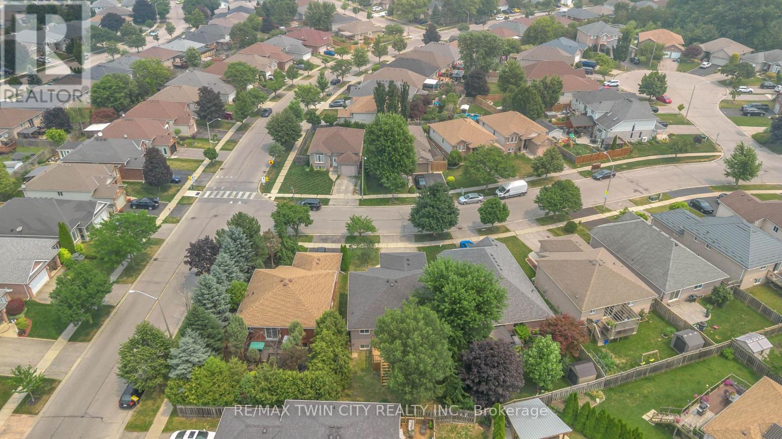 4 DOWDEN AVENUE - 48