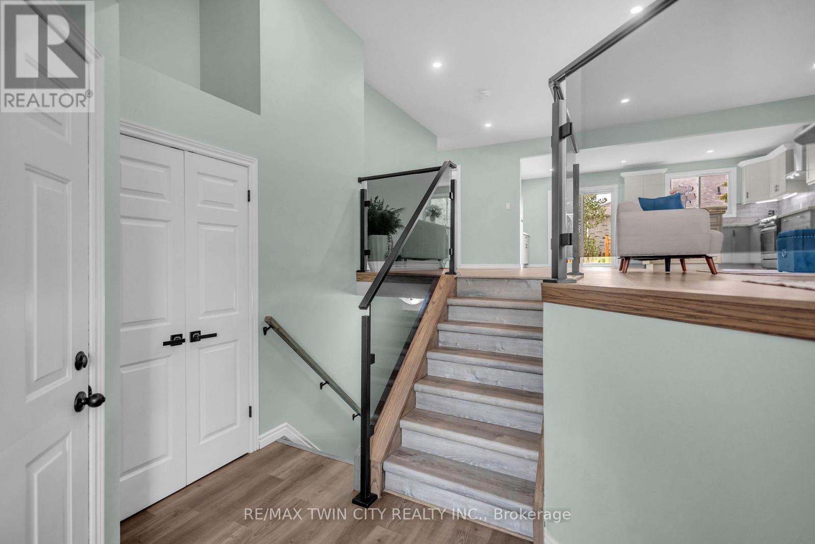 4 DOWDEN AVENUE - 6
