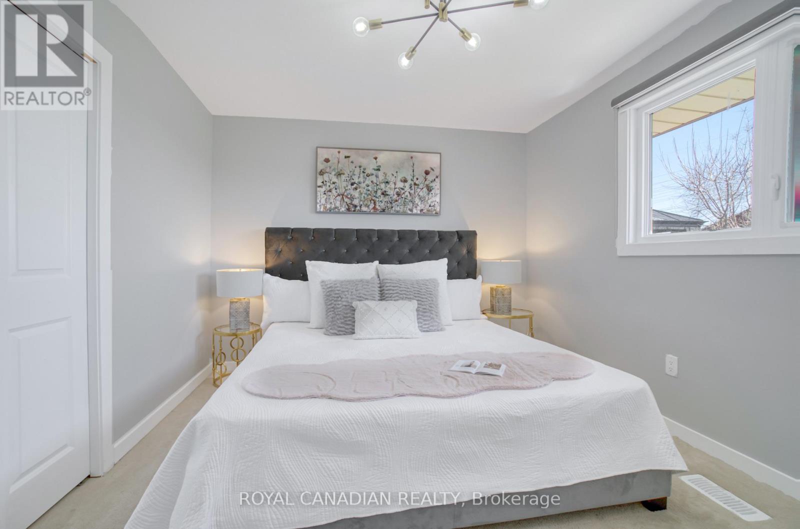 60 LYSANDA AVENUE - 20