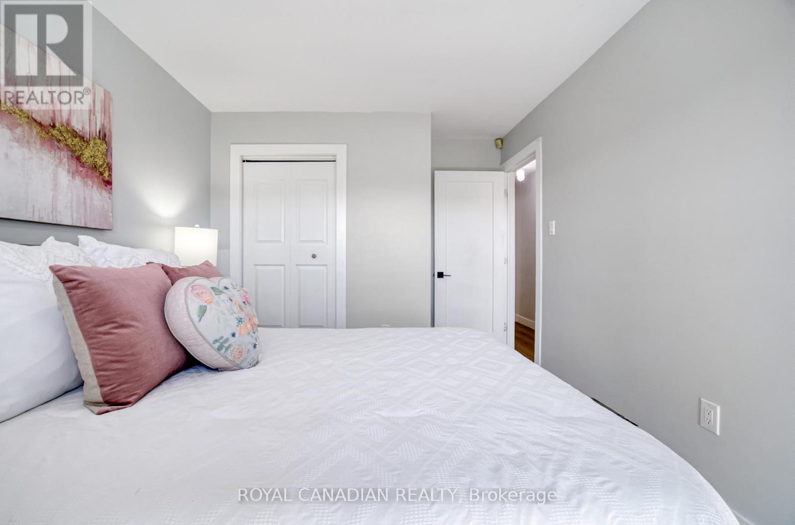 60 LYSANDA AVENUE - 24