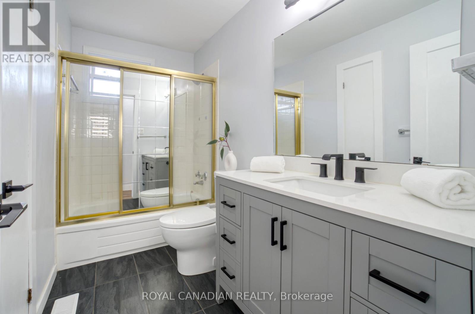 60 LYSANDA AVENUE - 25
