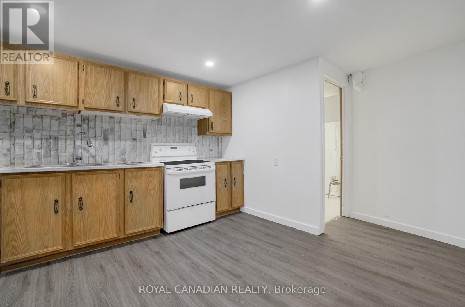 60 LYSANDA AVENUE - 40