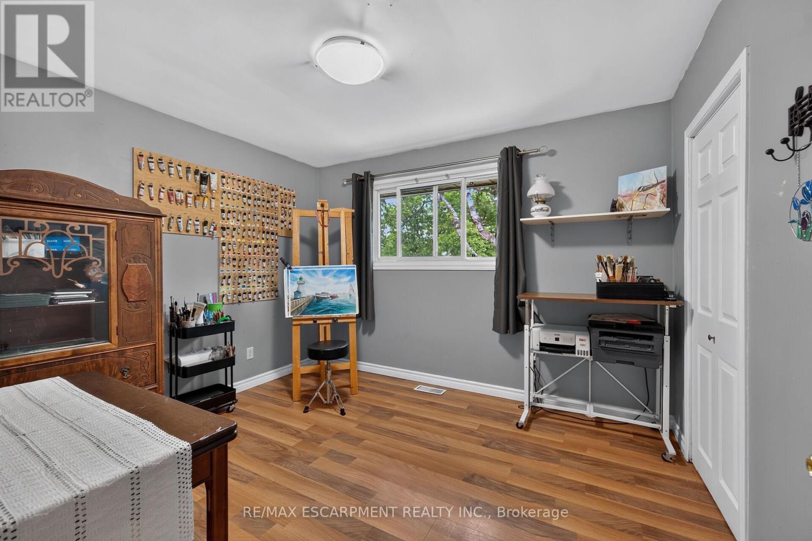 251 MACKENZIE CRESCENT - 21