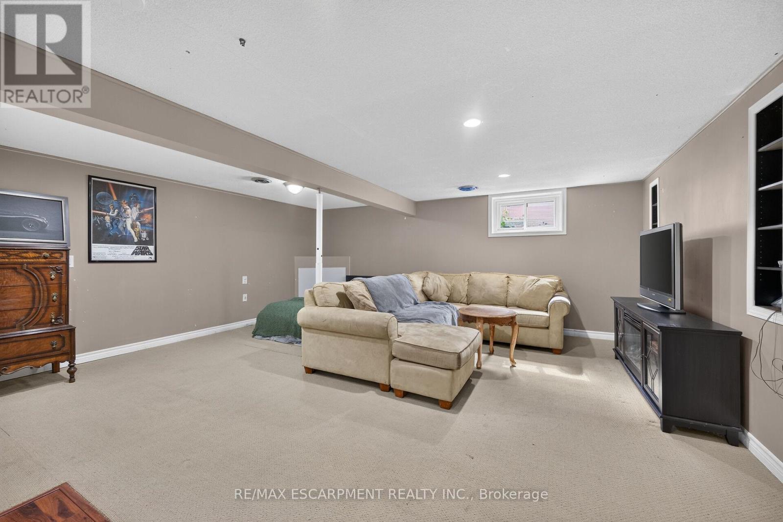 251 MACKENZIE CRESCENT - 29
