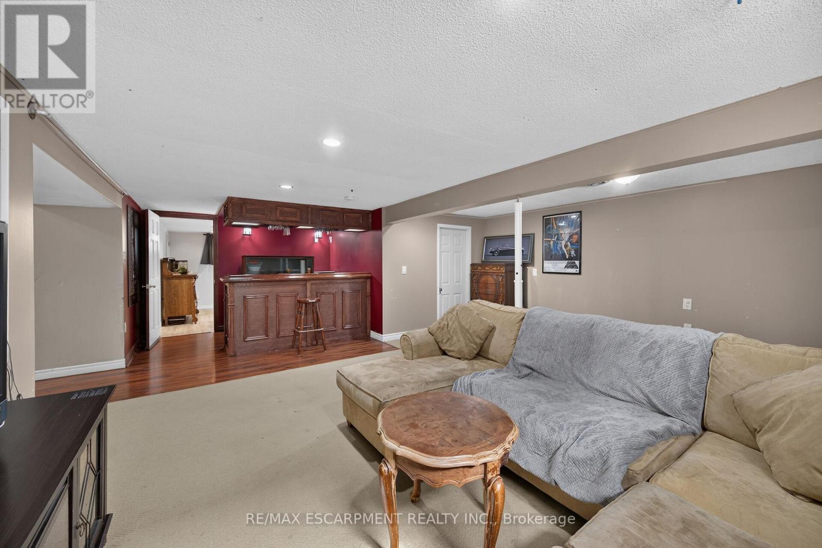 251 MACKENZIE CRESCENT - 31