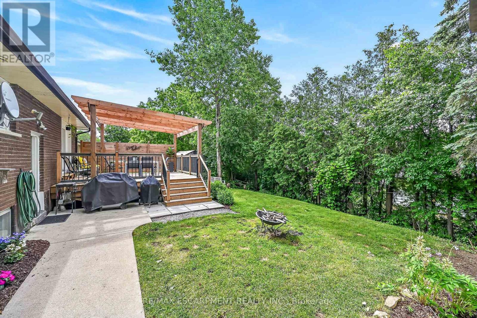 251 MACKENZIE CRESCENT - 38