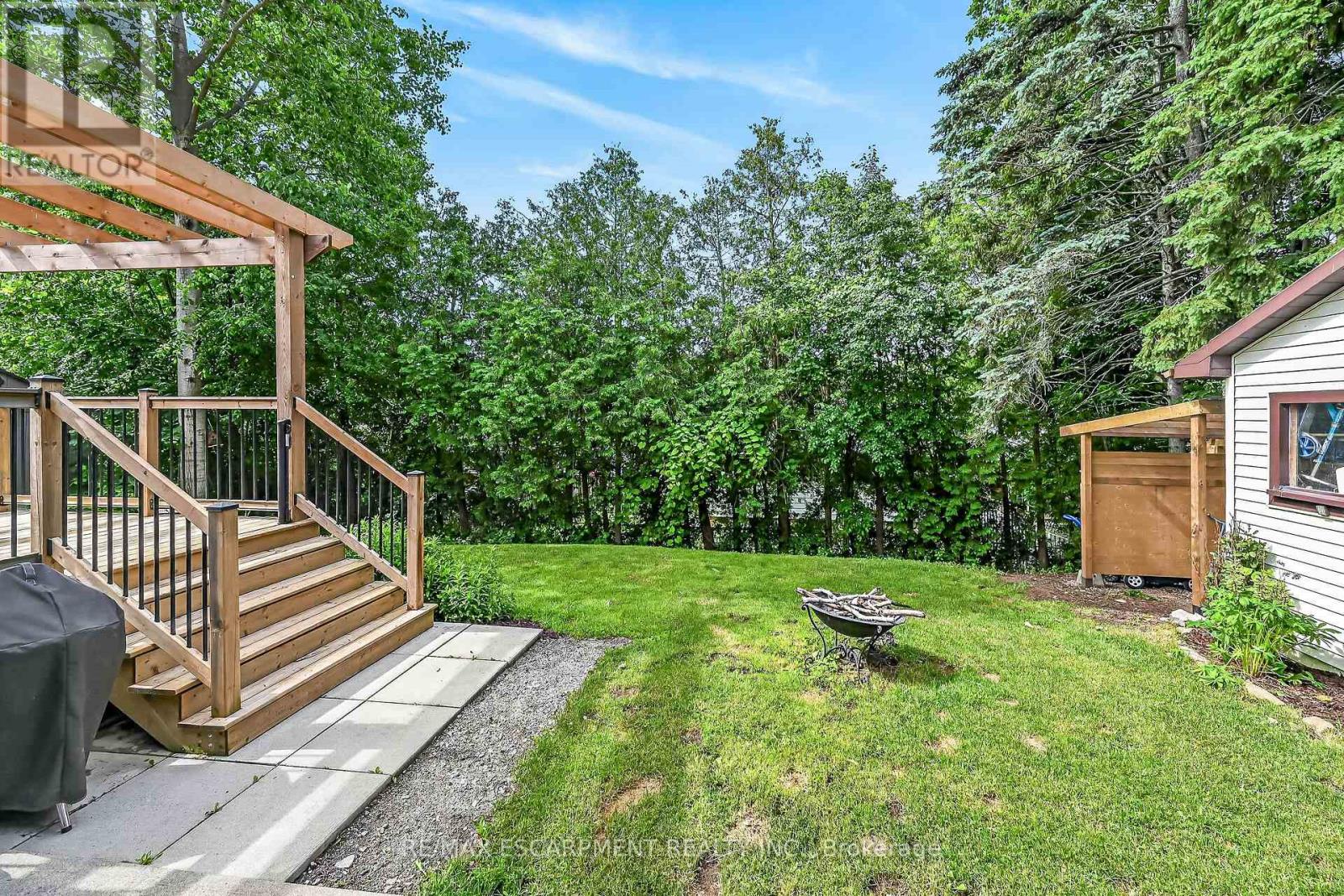251 MACKENZIE CRESCENT - 39