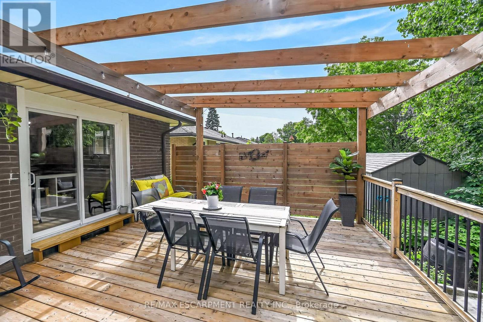 251 MACKENZIE CRESCENT - 41