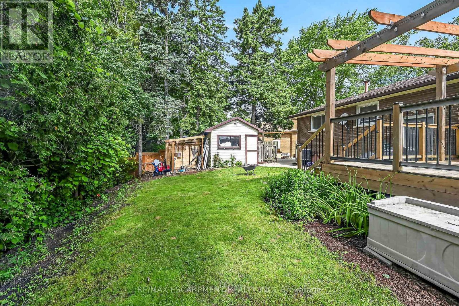 251 MACKENZIE CRESCENT - 45