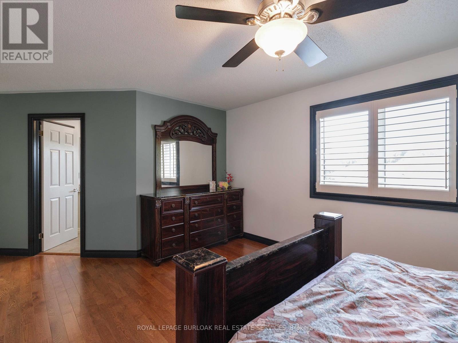 10 PORTER AVENUE - 18