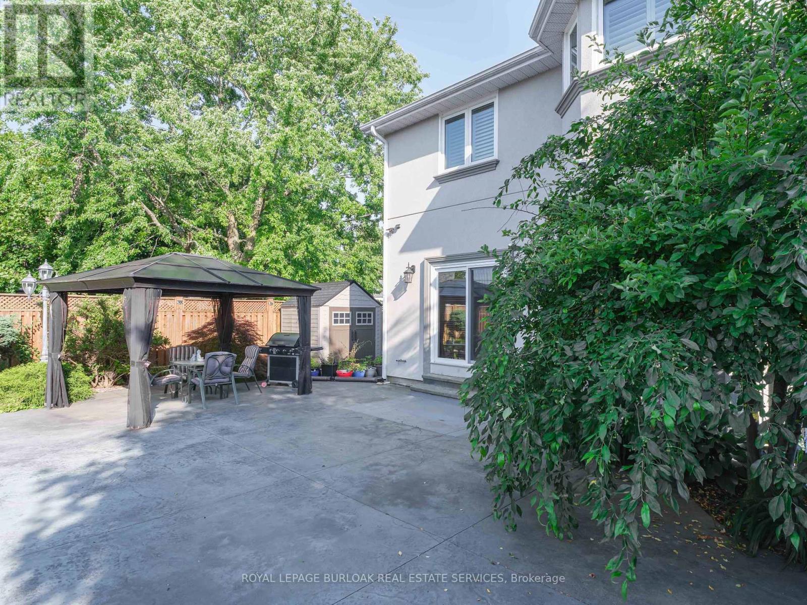 10 PORTER AVENUE - 29