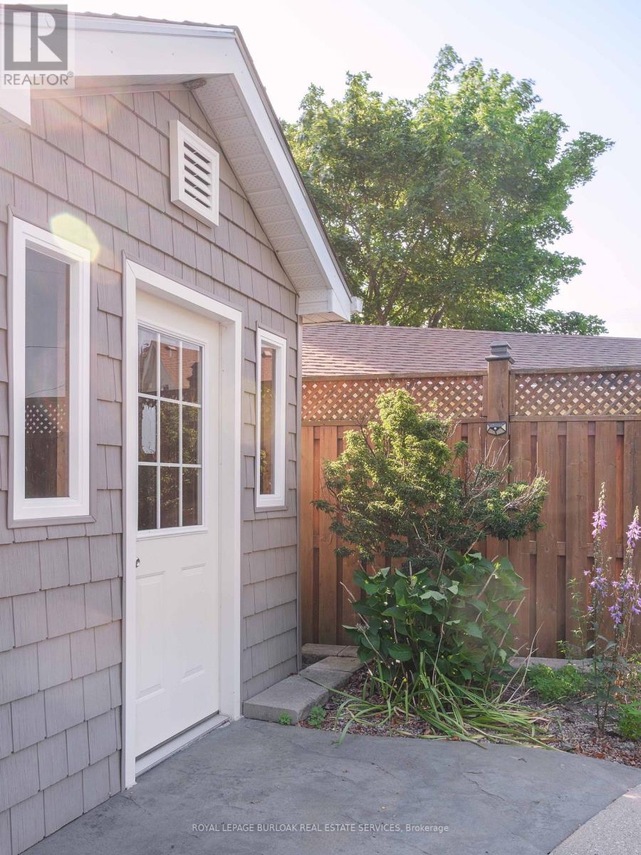 10 PORTER AVENUE - 30