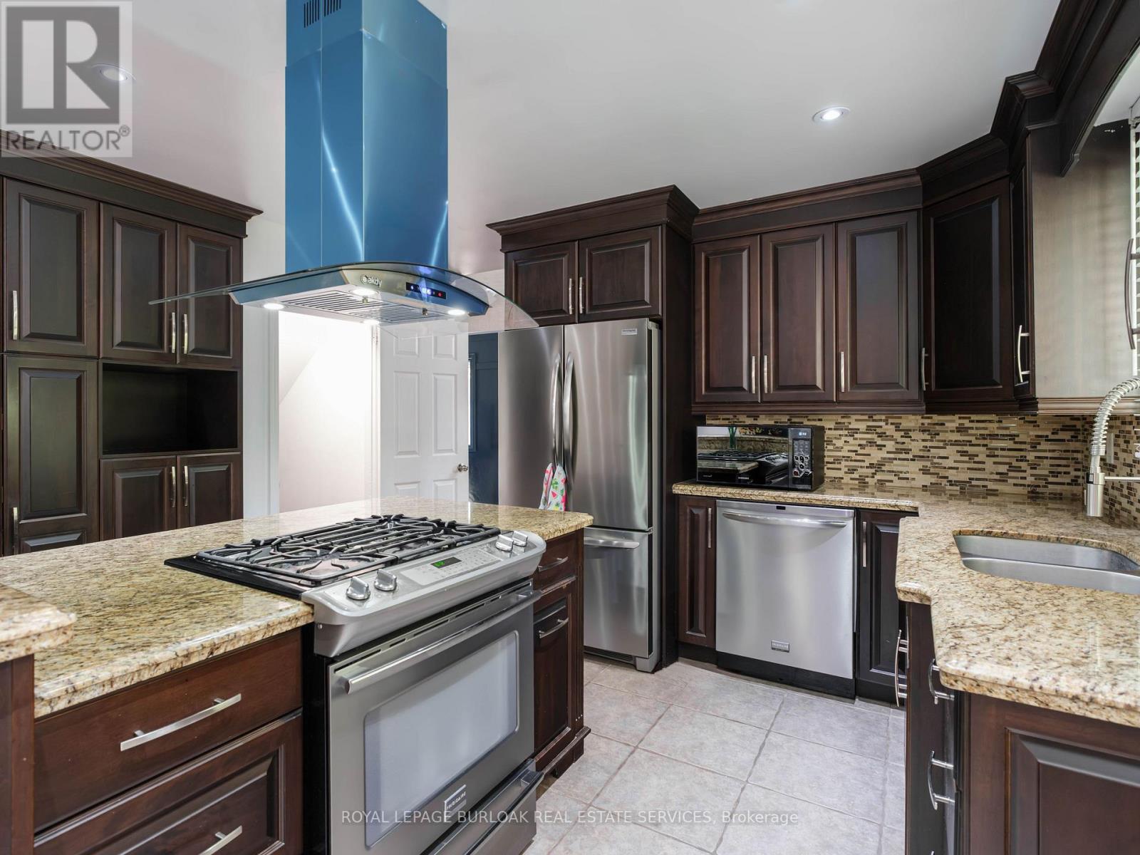 10 PORTER AVENUE - Image 7