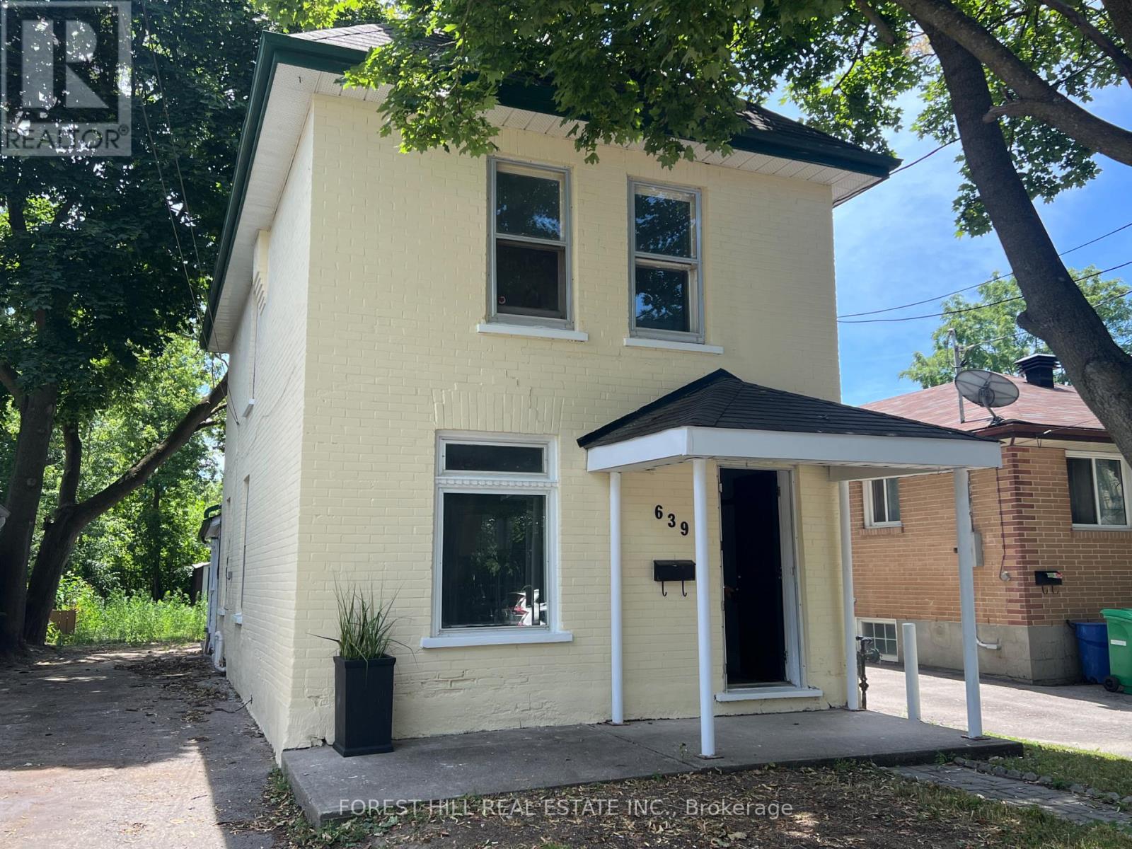 639 BROWN STREET - 1