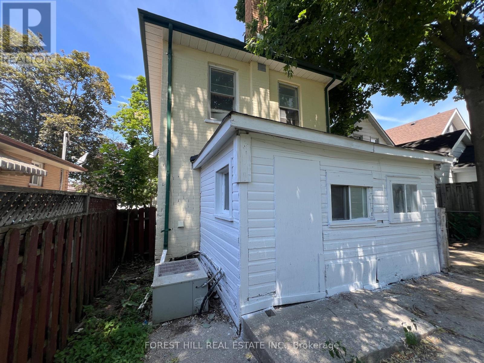 639 BROWN STREET - 25
