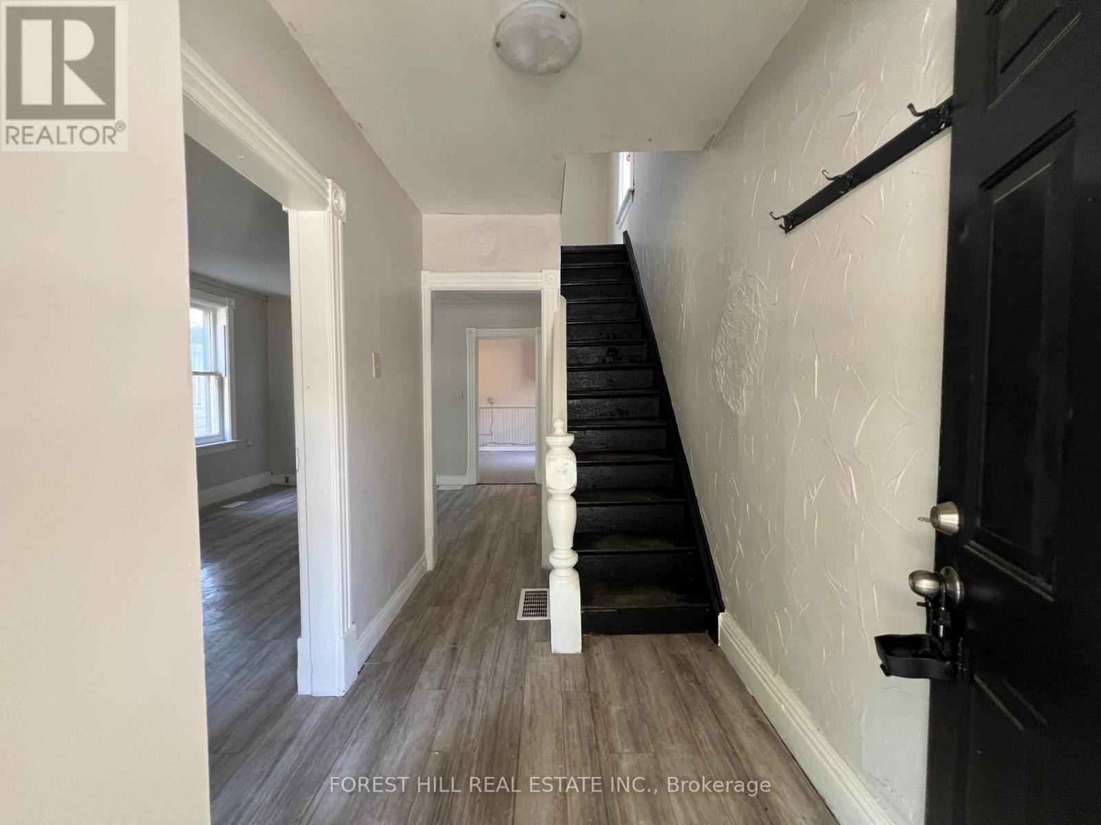 639 BROWN STREET - 4