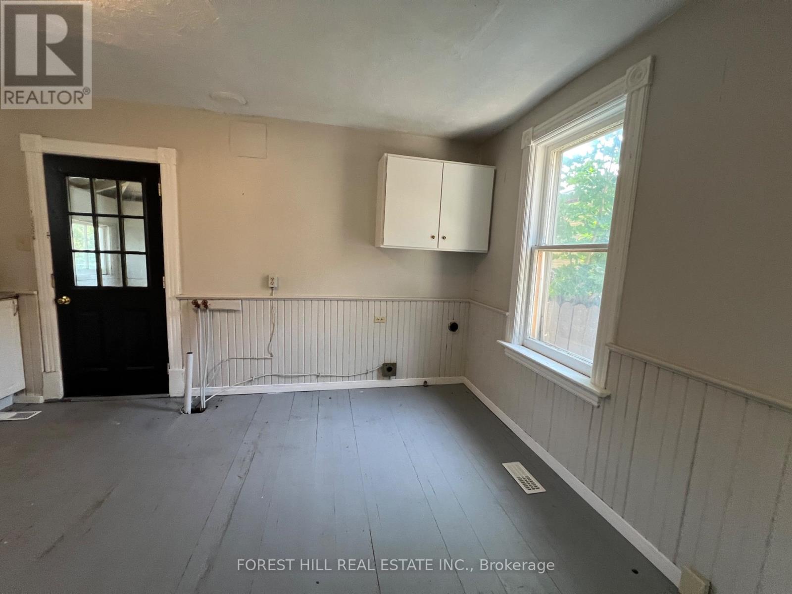 639 BROWN STREET - 6