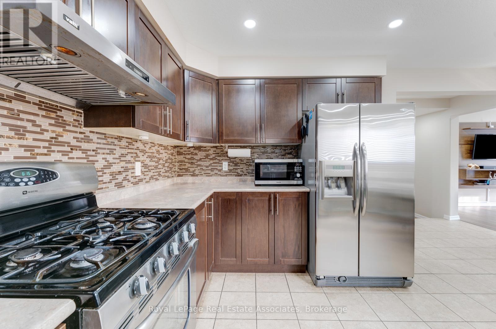 1361 OLD ZELLER DRIVE - 11