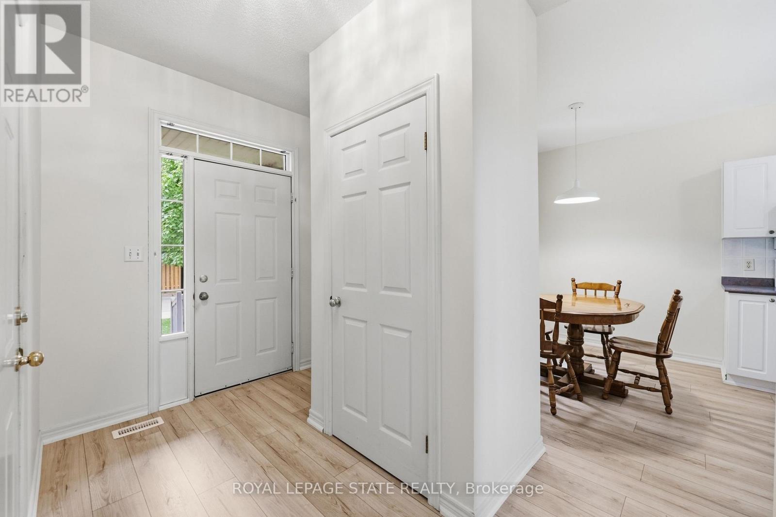 #74 98 SUNIBEL DRIVE - 12