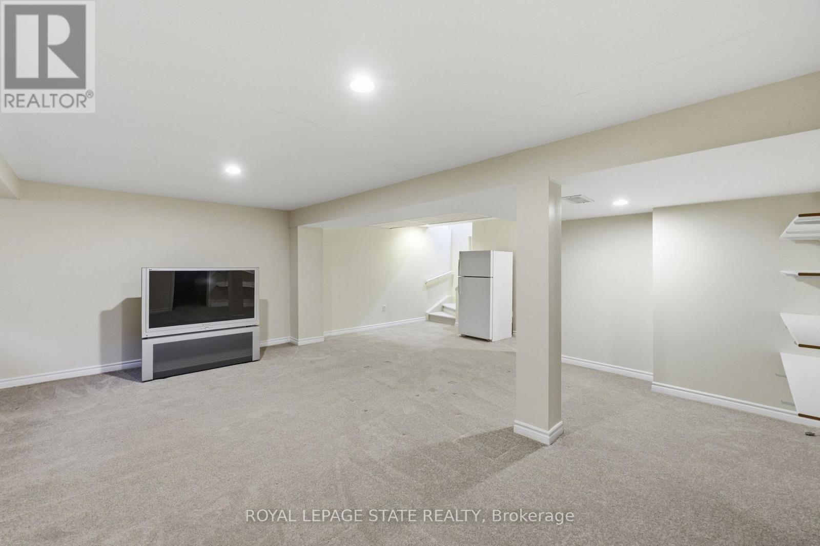 #74 98 SUNIBEL DRIVE - 37
