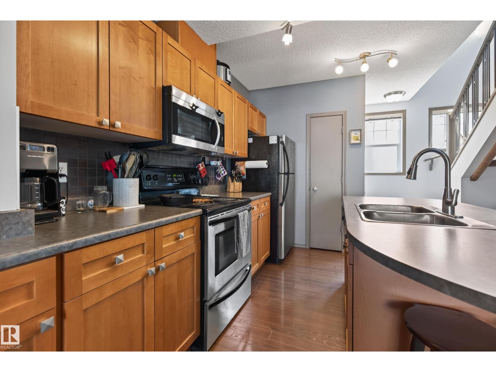 #2 5604 199 ST NW - 11