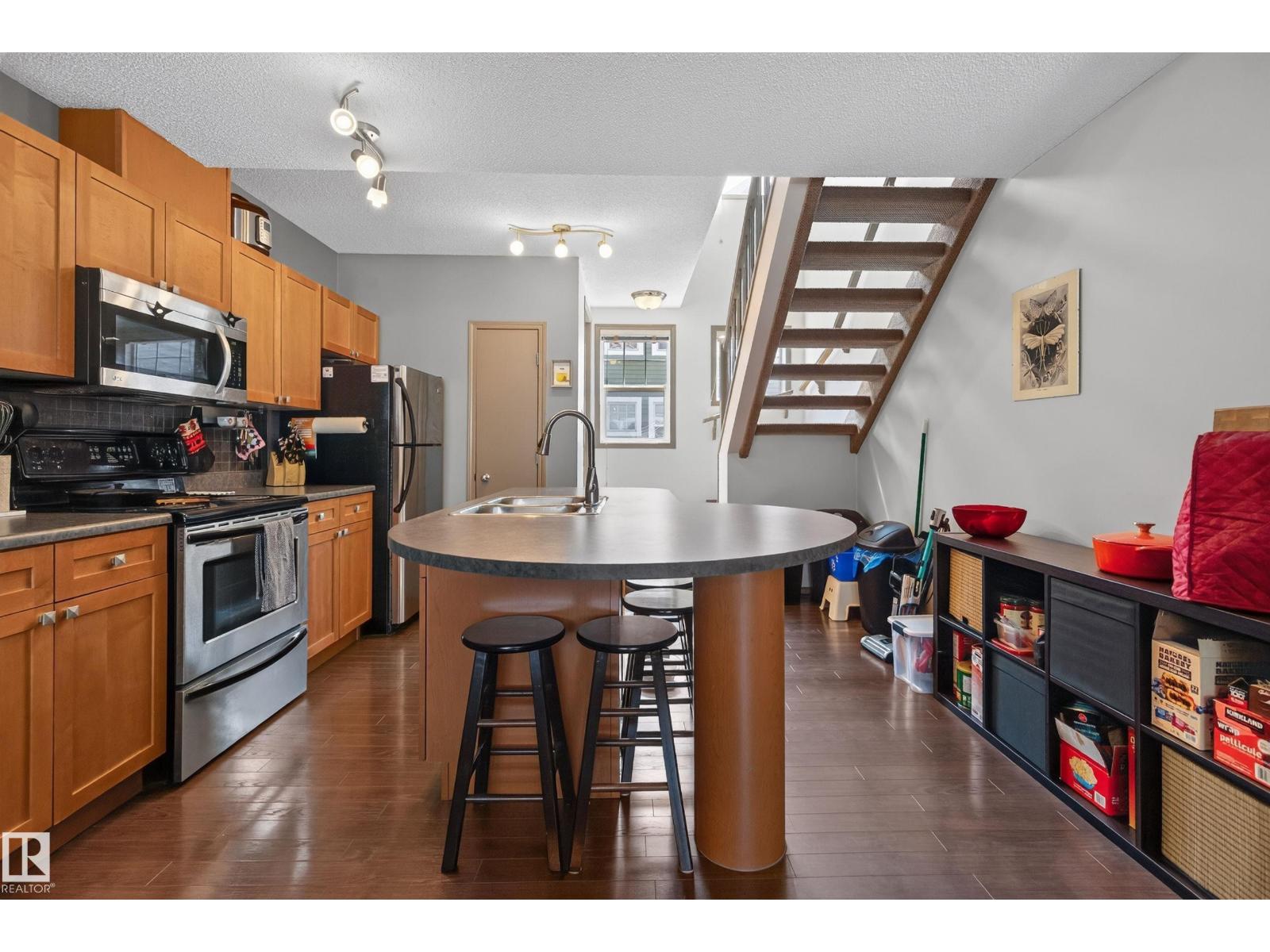 #2 5604 199 ST NW - 12