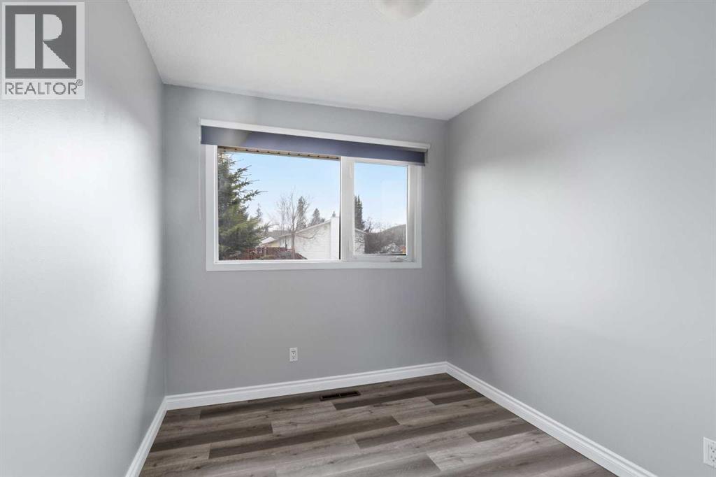 23 Clark Crescent - 16