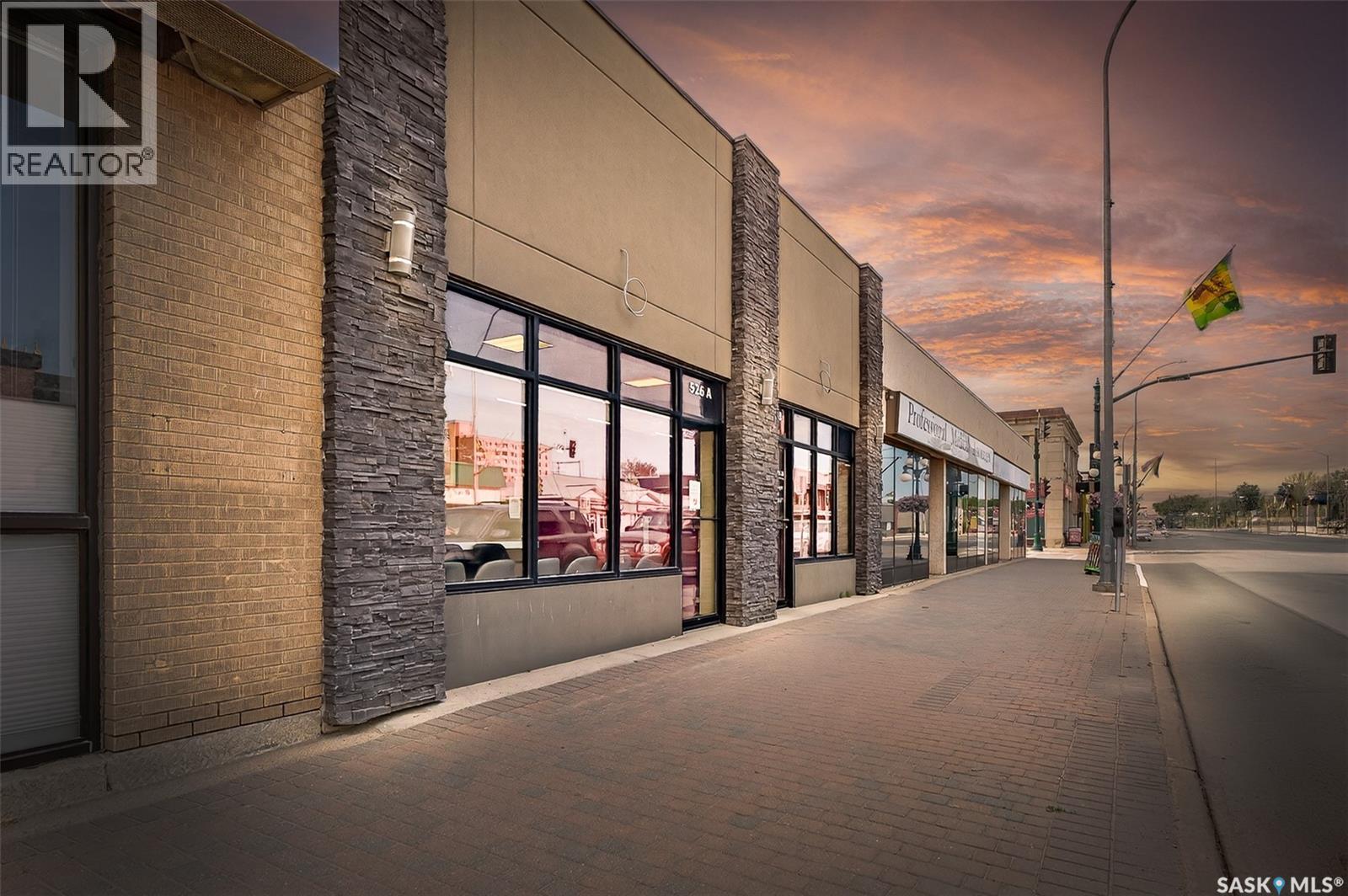 526 Main STREET N, Moose Jaw — photo 2