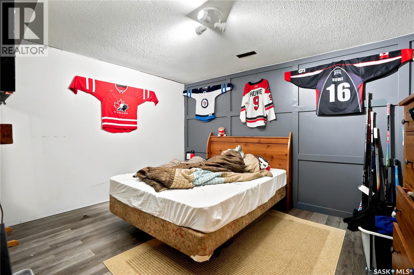 1313 Prince CRESCENT - 34