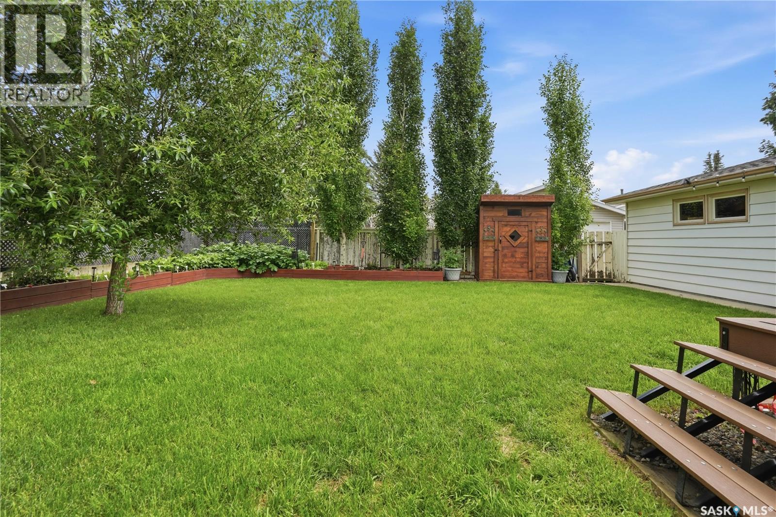 1313 Prince CRESCENT - 40