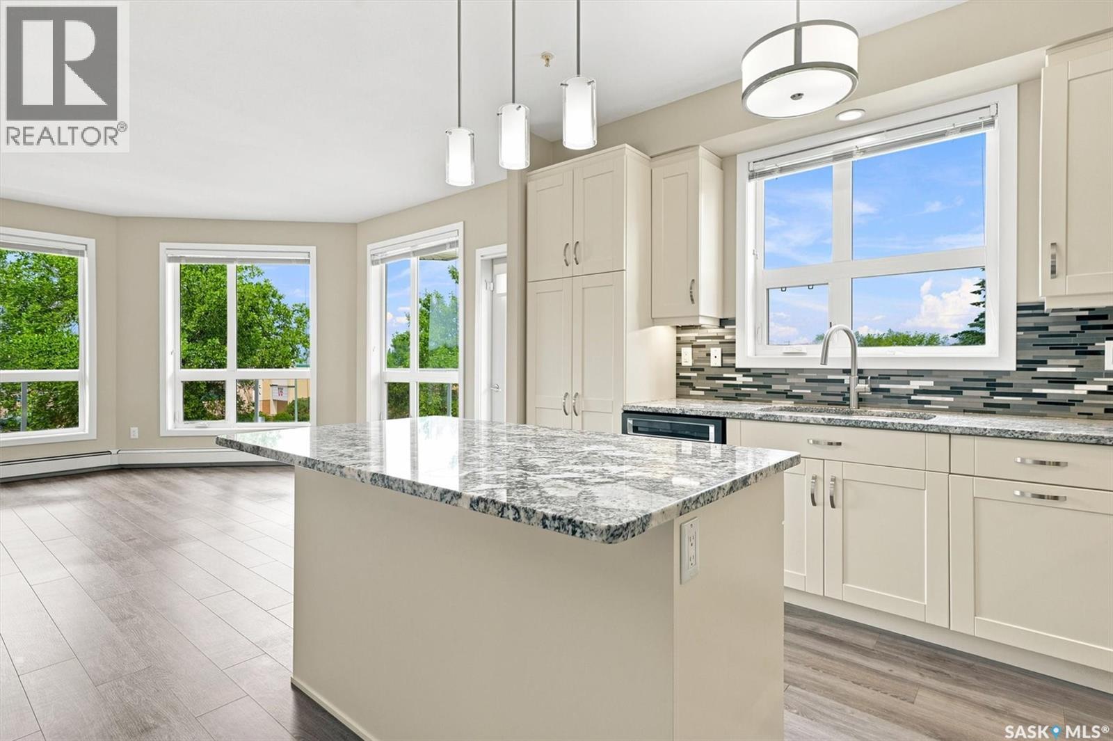#210 1015 Moss AVENUE - Image 10