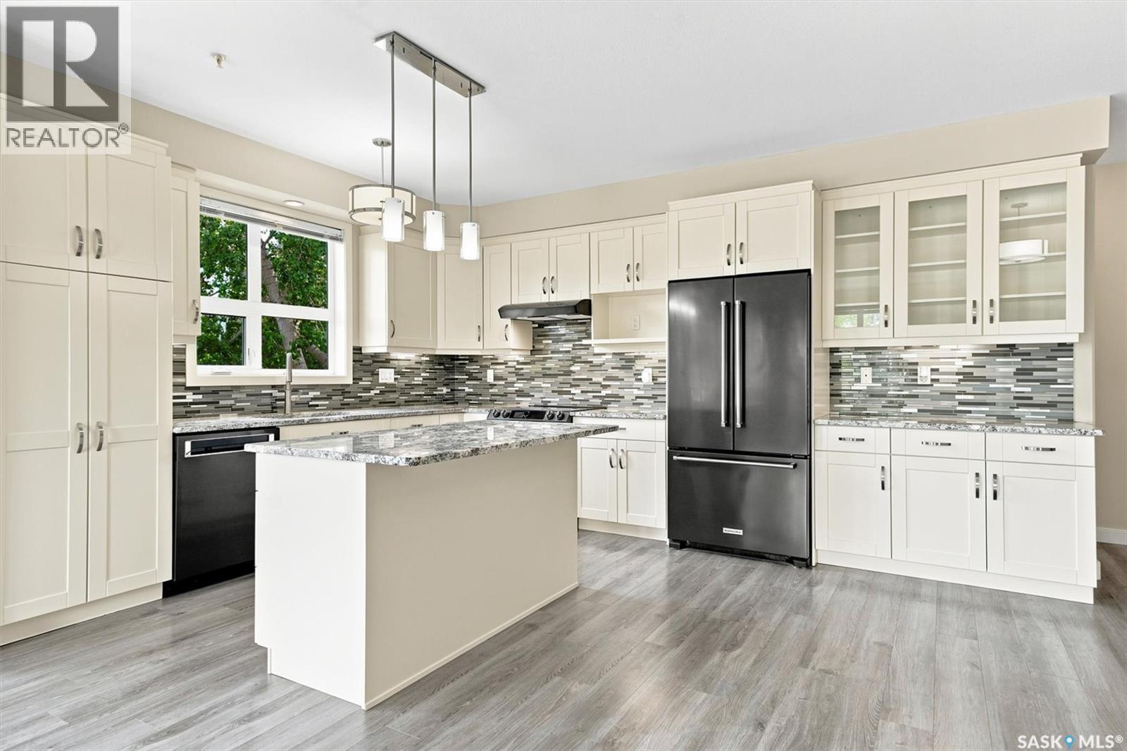 #210 1015 Moss AVENUE - Image 3