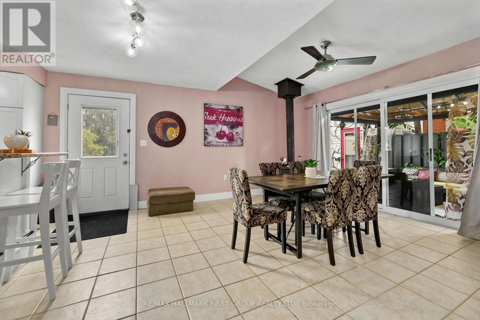 89 ROSE GLEN ROAD N - Image 12