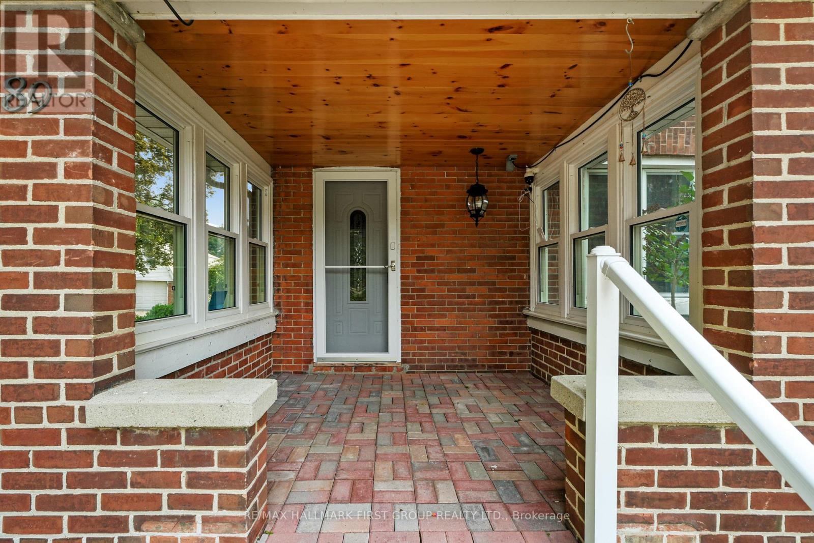 89 ROSE GLEN ROAD N - Image 5