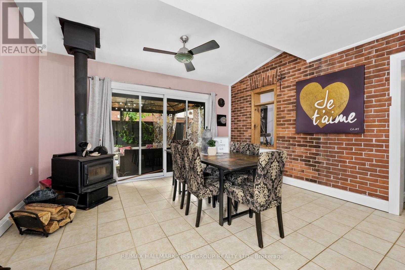 89 ROSE GLEN ROAD N - Image 13