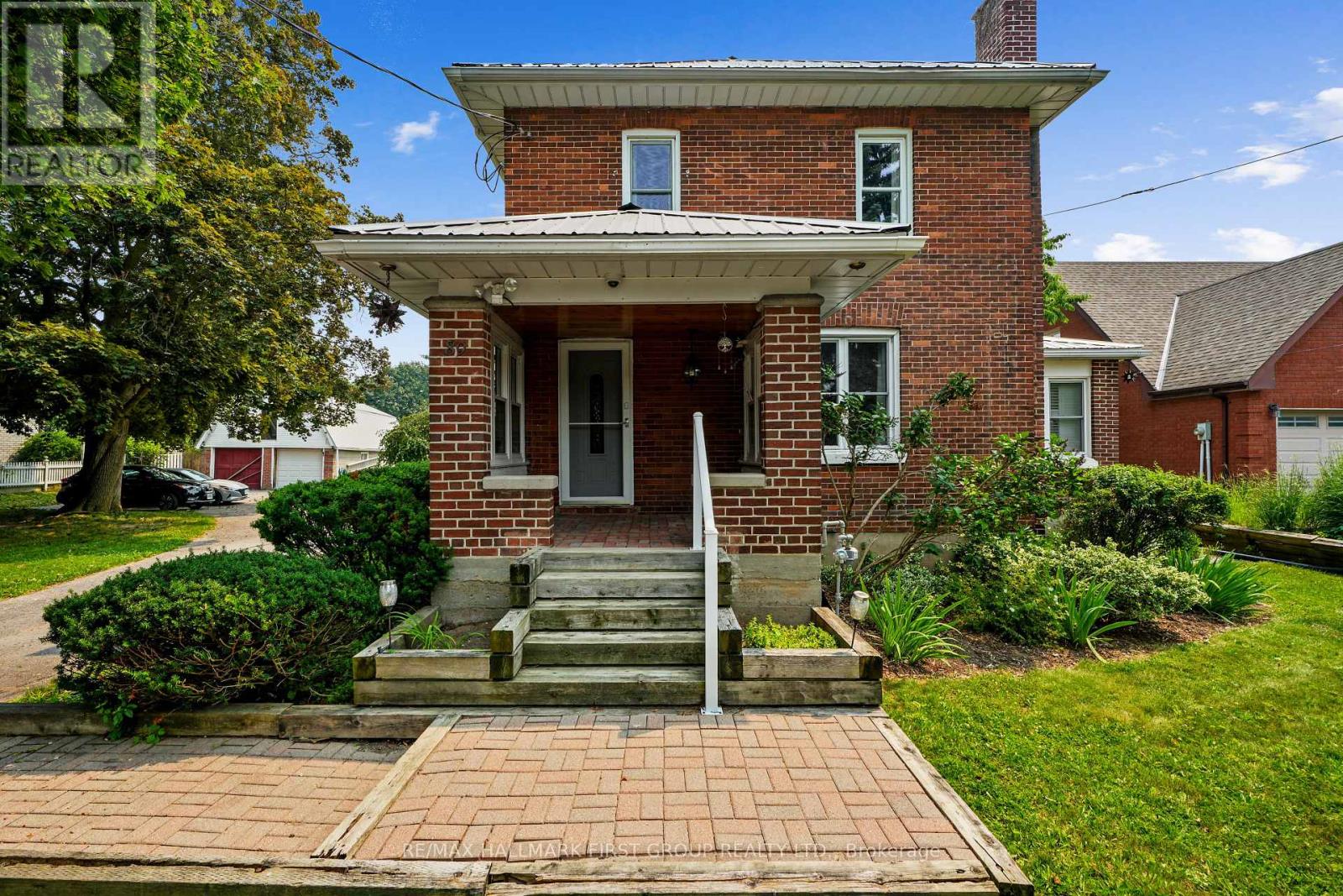89 ROSE GLEN ROAD N - Image 2