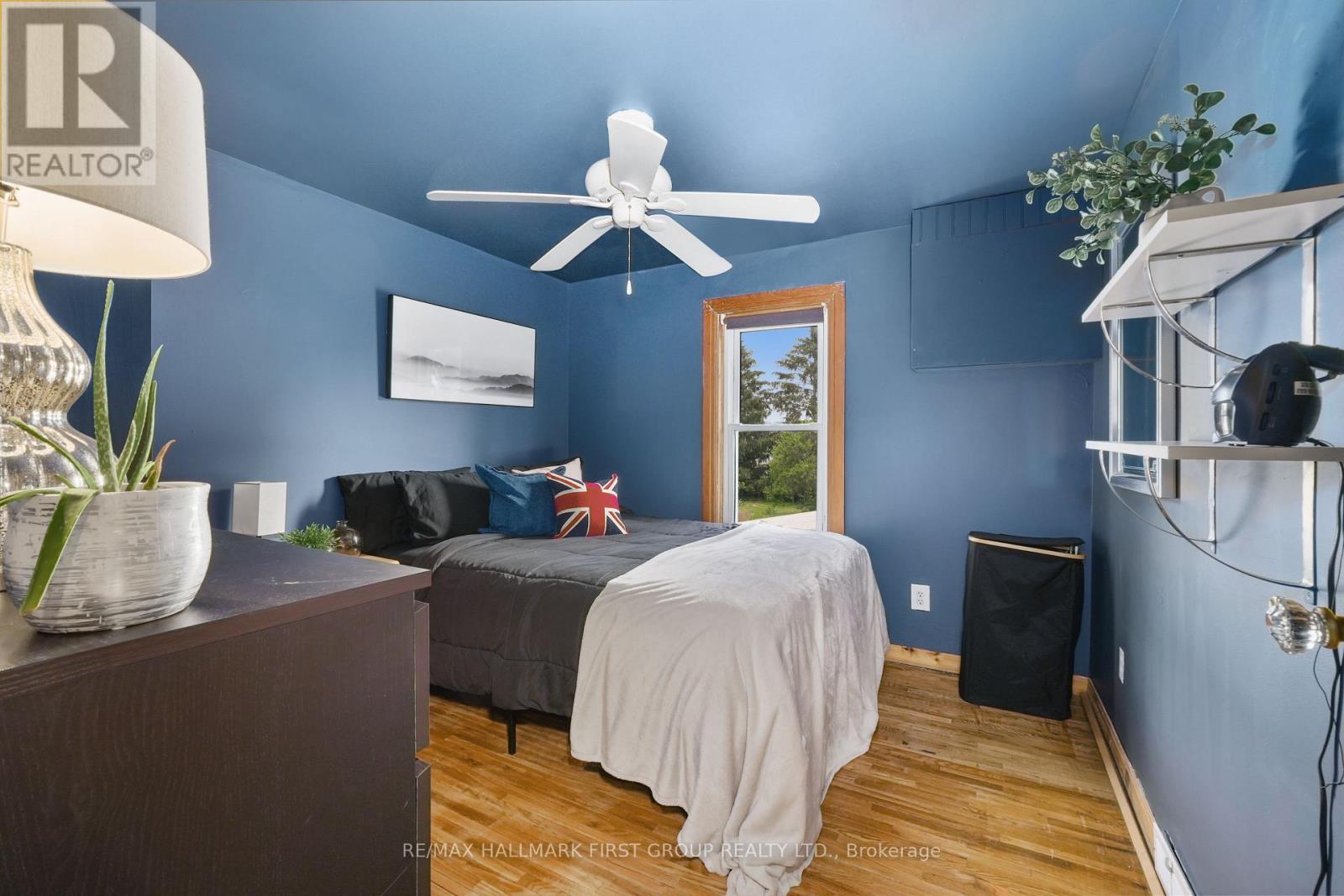 89 ROSE GLEN ROAD N - Image 24
