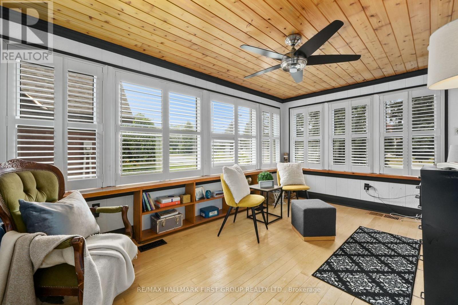 89 ROSE GLEN ROAD N - Image 11