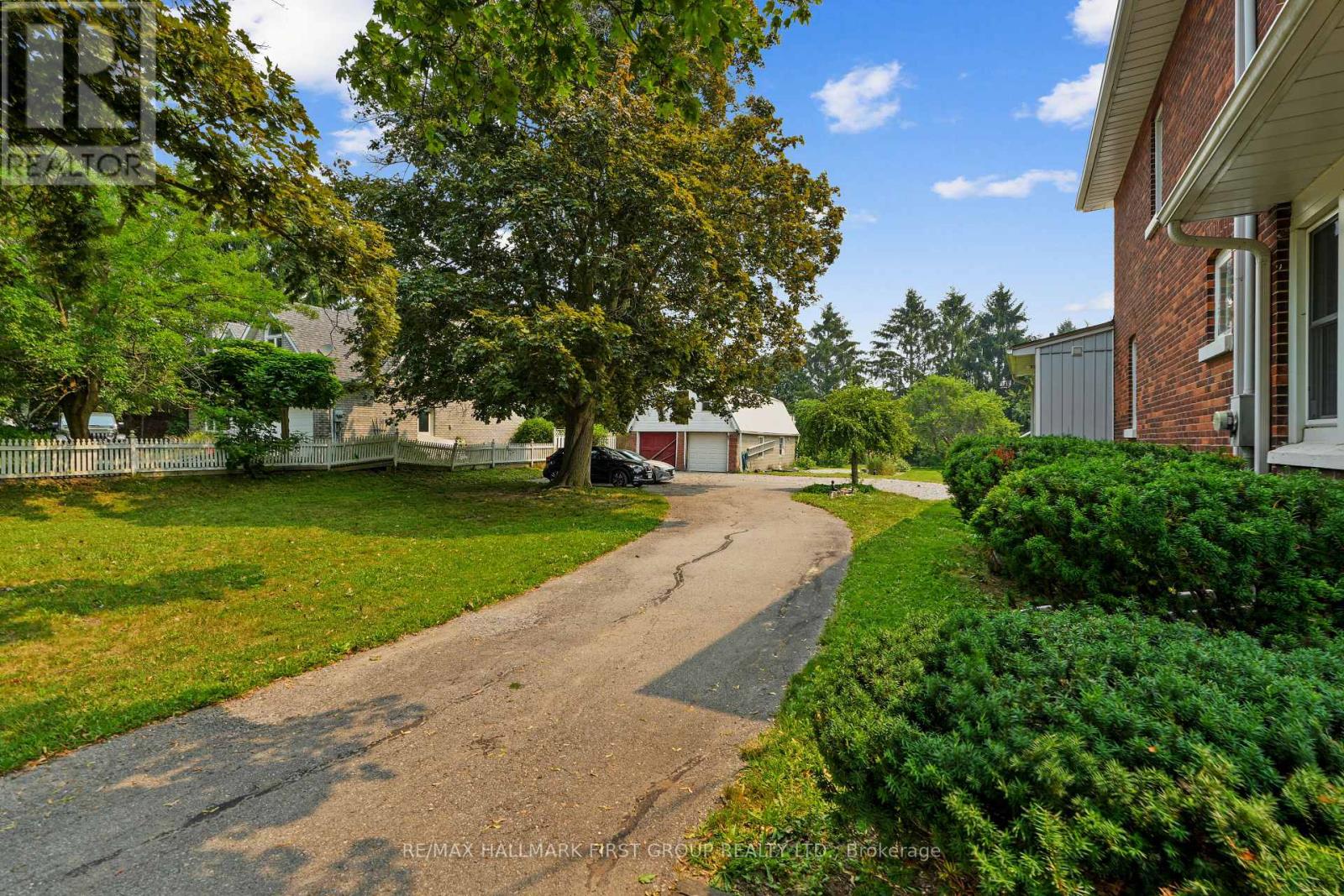 89 ROSE GLEN ROAD N - Image 44