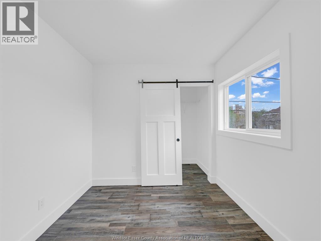 1219 ELSMERE AVENUE - 27