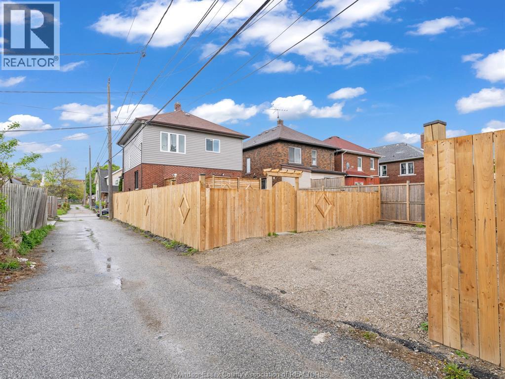 1219 ELSMERE AVENUE - 35