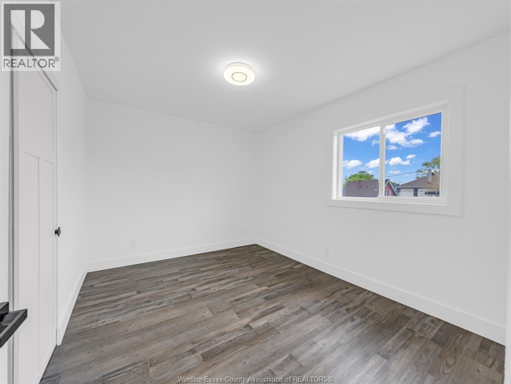 1219 ELSMERE AVENUE - 33