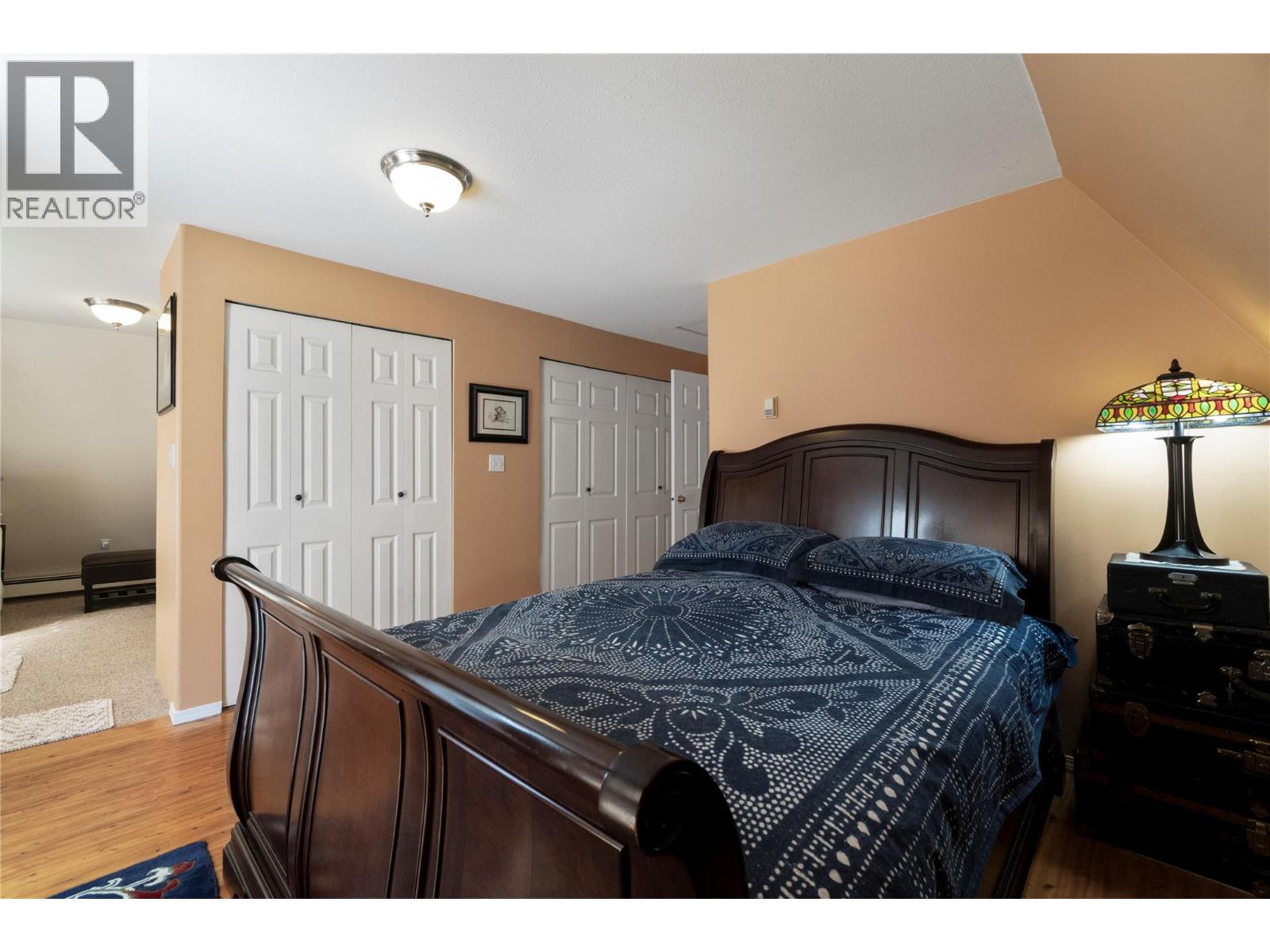 5641 50 Street NW - 43