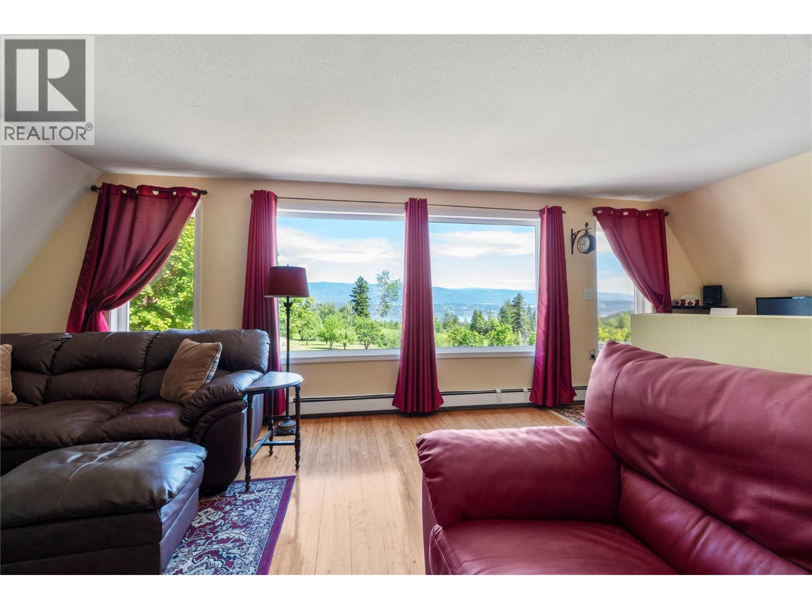 5641 50 Street NW - 25