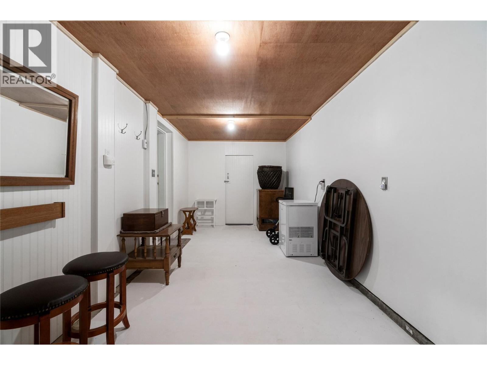 5641 50 Street NW - 71