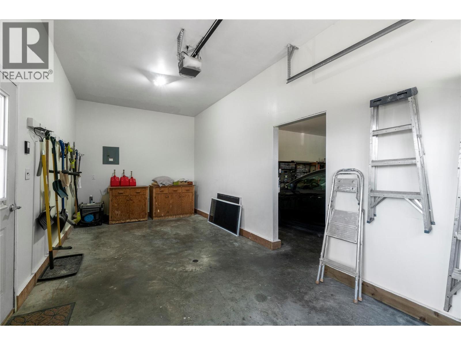 5641 50 Street NW - 94